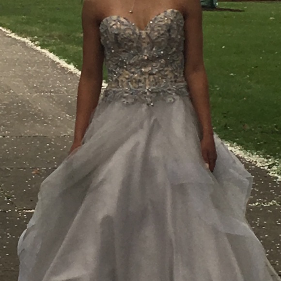 dress - Picture 1 of 4